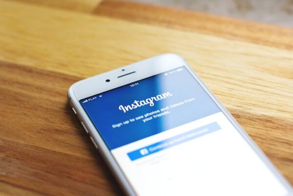 What is the best way to advertise on Instagram?